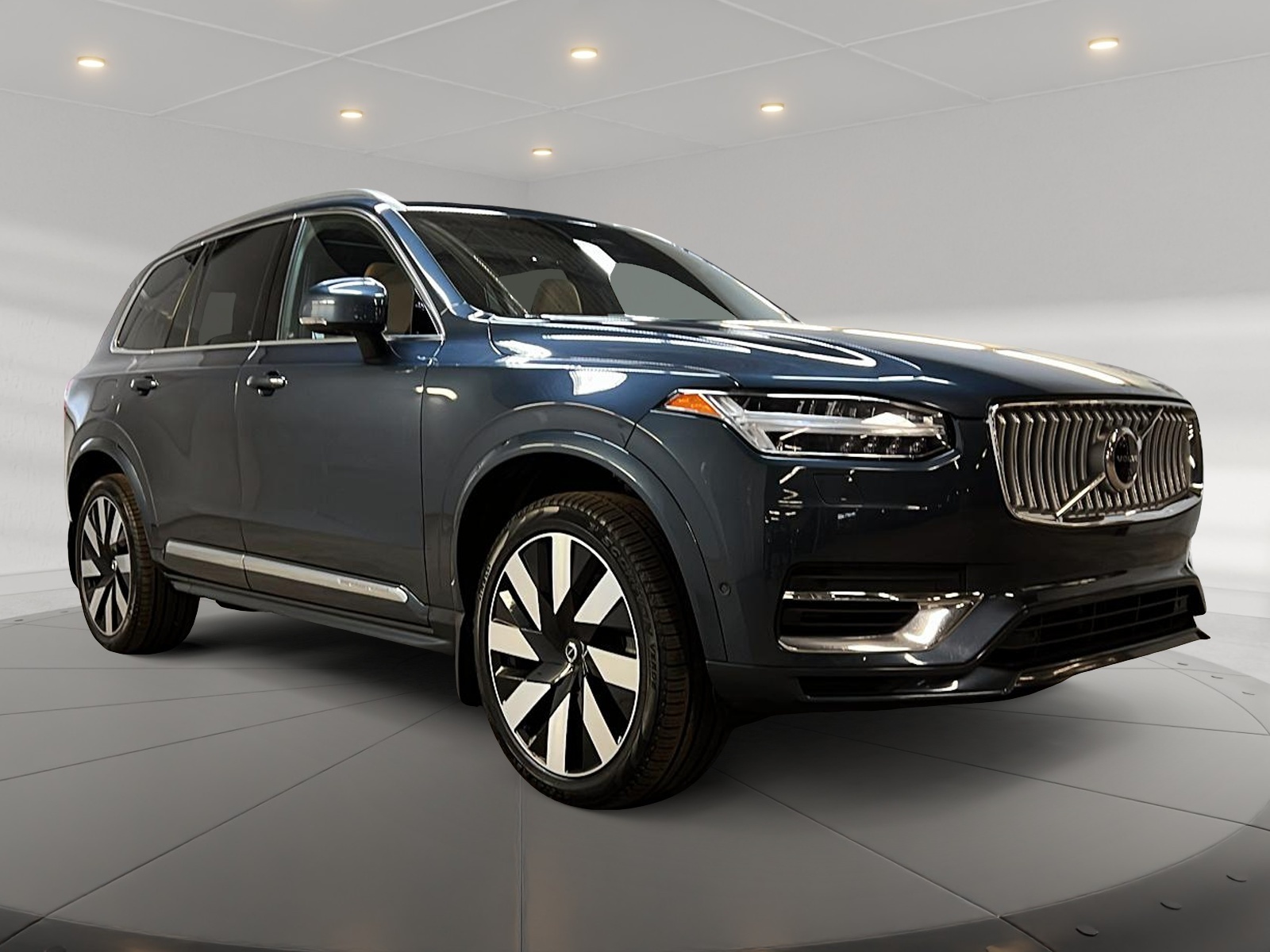 Volvo XC90 2024 - Image #3