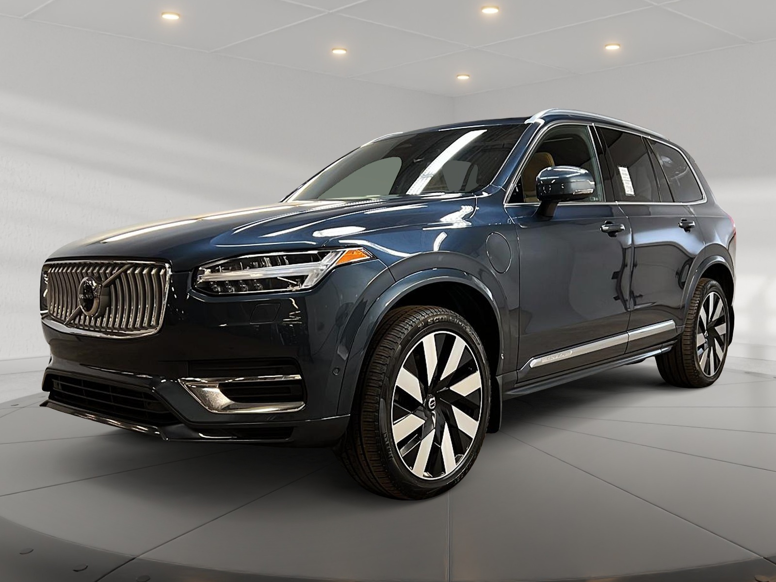 Volvo XC90 2024 - Image #1
