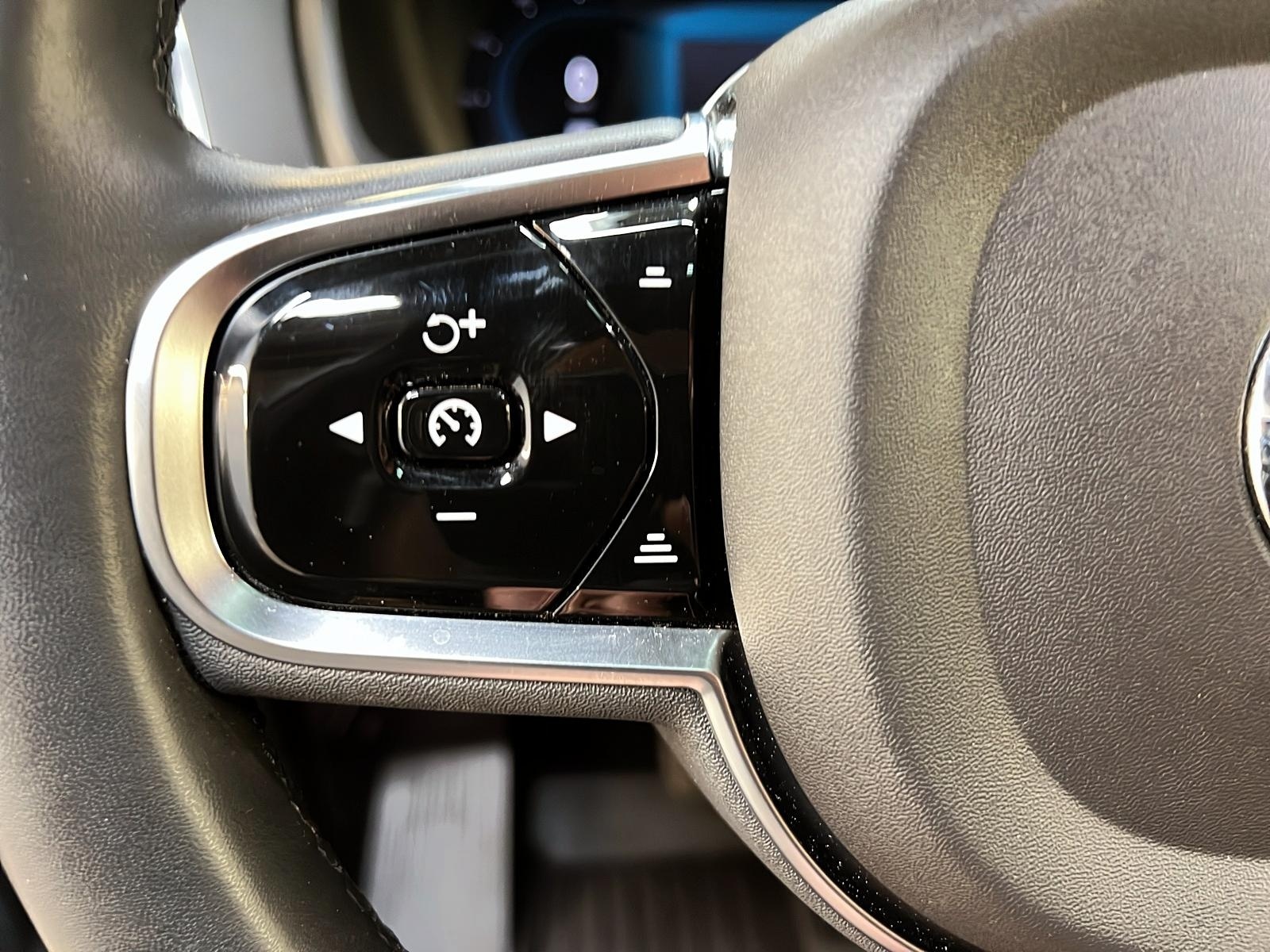 Volvo XC90 T8 RECHARGE ULTIMATE BRIGHT CUIR TOIT PANO NAV 4RM 2024 - image #24