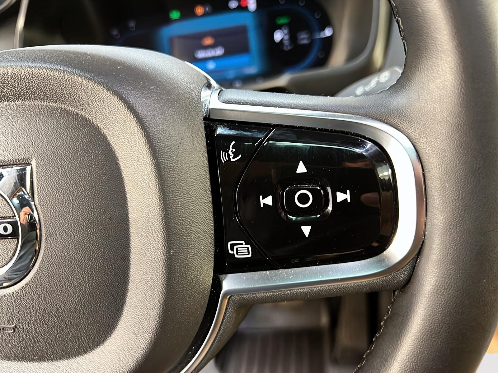 Volvo XC90 T8 RECHARGE ULTIMATE BRIGHT CUIR TOIT PANO NAV 4RM 2024 - image #23