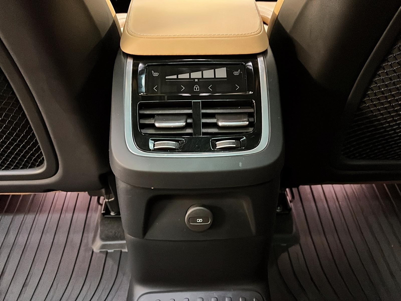 Volvo XC90 2024 - Image #12