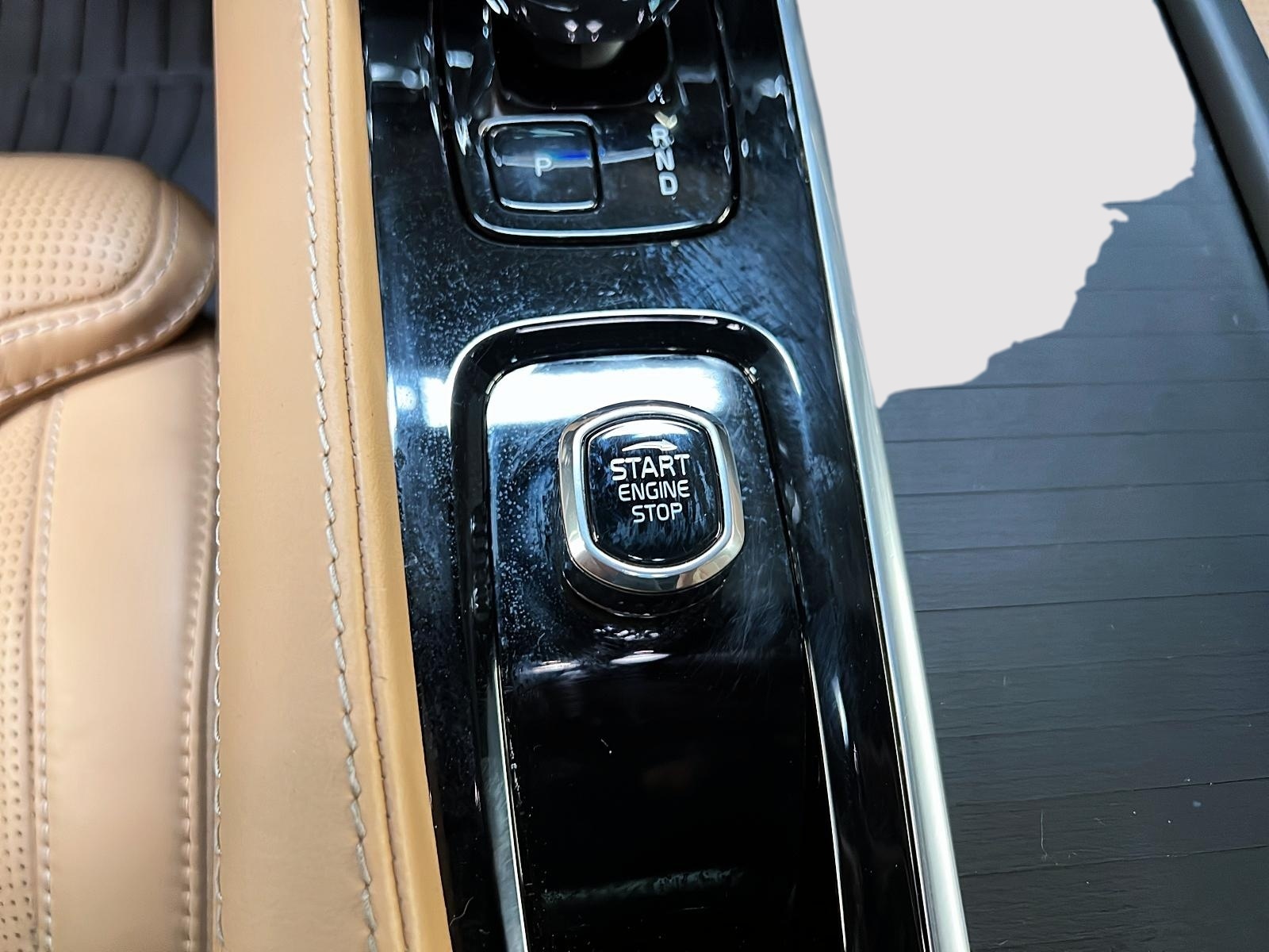 Volvo XC90 T8 RECHARGE ULTIMATE BRIGHT CUIR TOIT PANO NAV 4RM 2024 - image #22