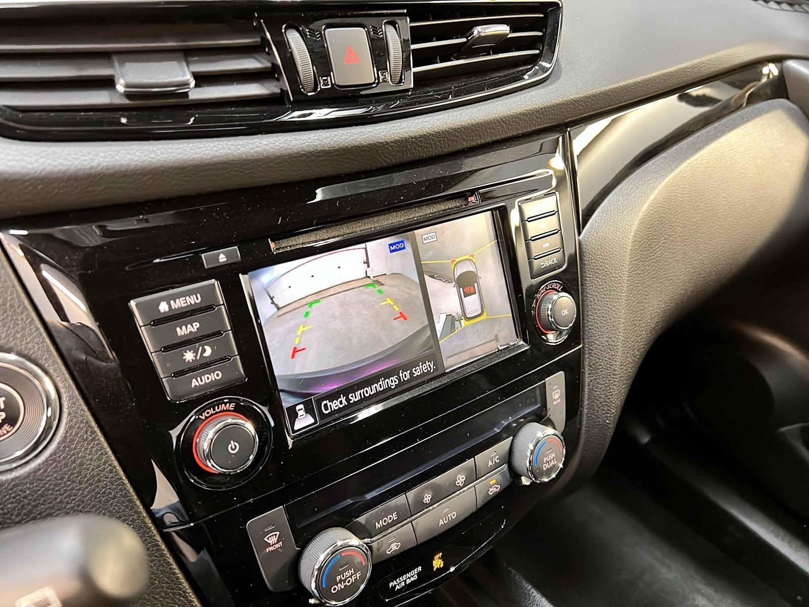 Nissan Qashqai SL PLATINUM CUIR TOIT NAV 4RM 2023 - image #18
