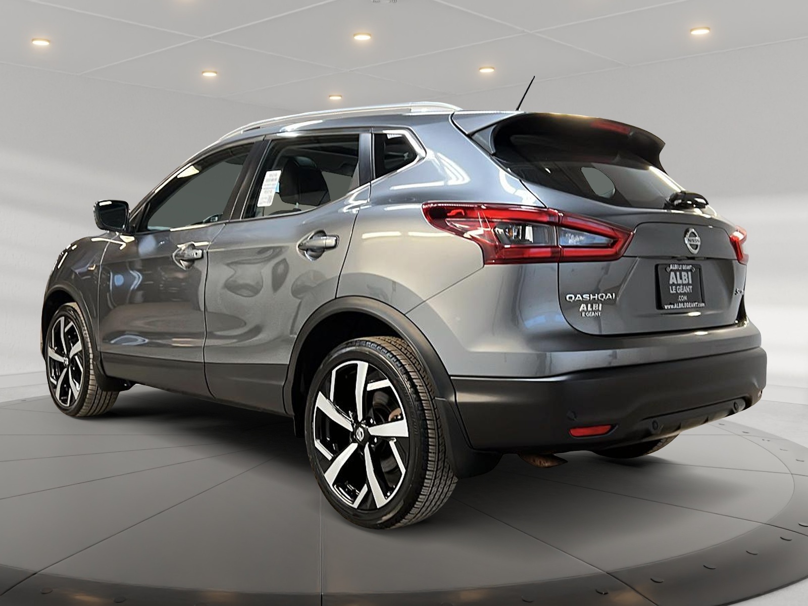 Nissan Qashqai SL PLATINUM CUIR TOIT NAV 4RM 2023 - image #6