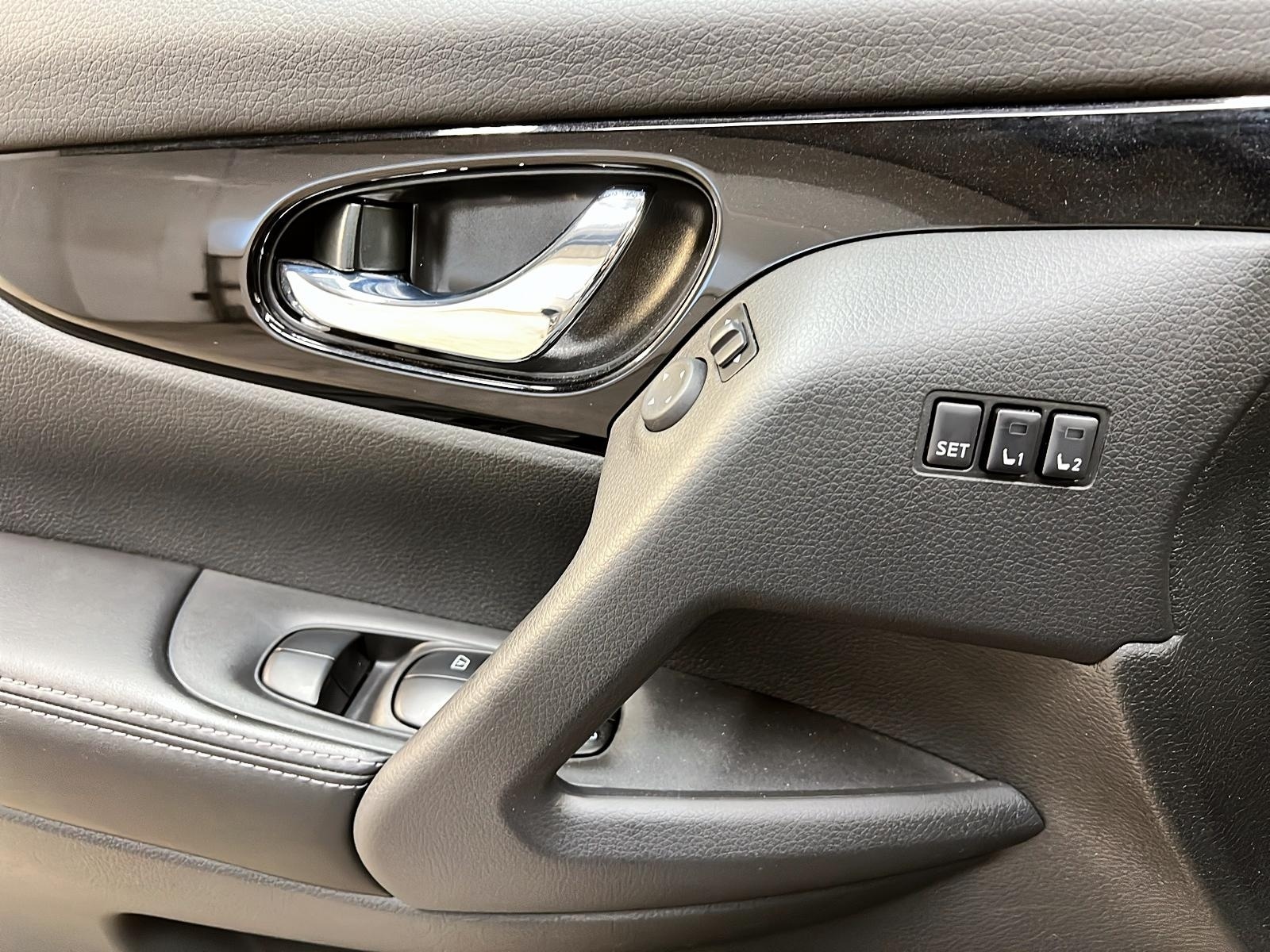 Nissan Qashqai SL PLATINUM CUIR TOIT NAV 4RM 2023 - image #23