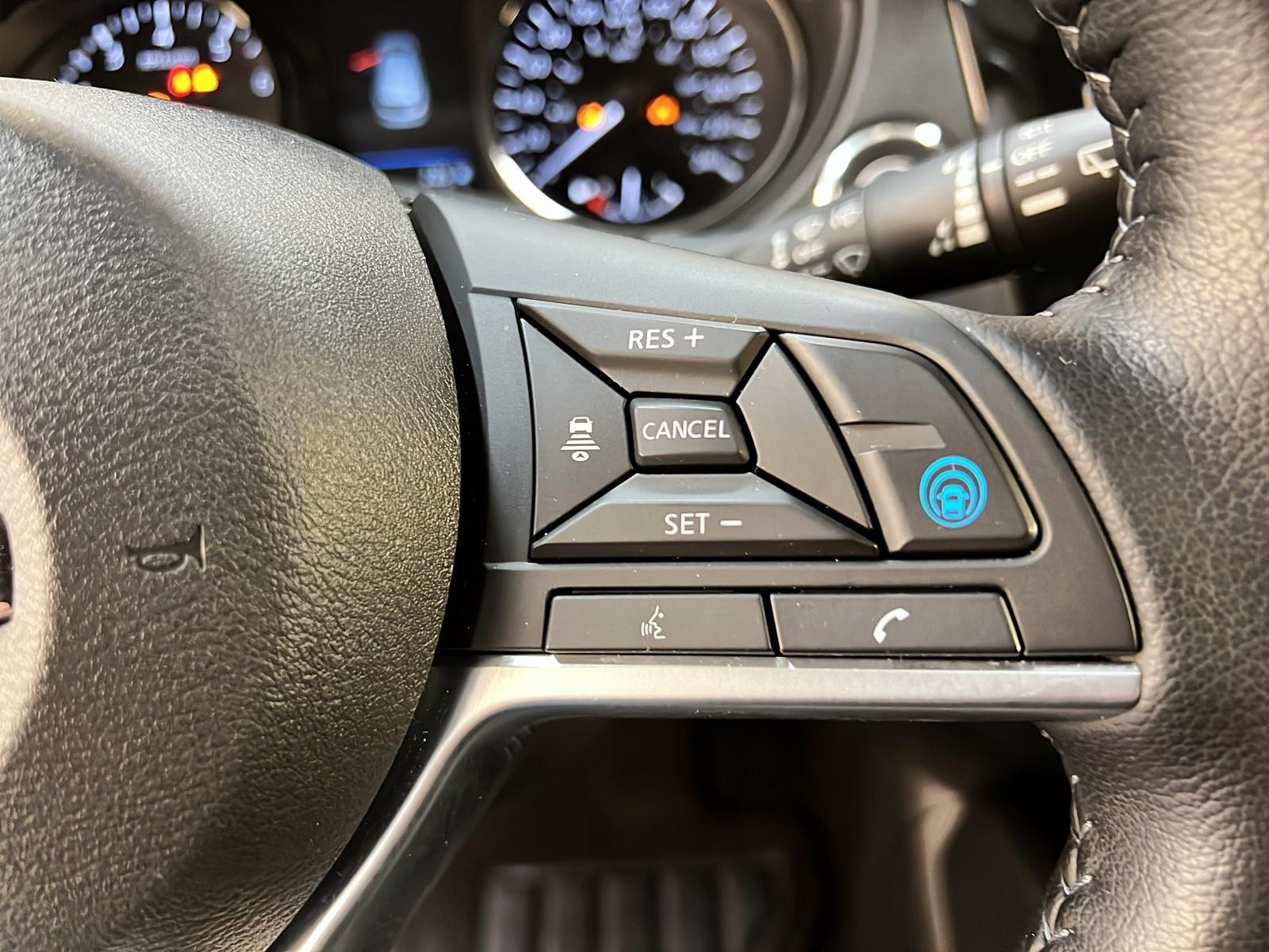 Nissan Qashqai SL PLATINUM CUIR TOIT NAV 4RM 2023 - image #20