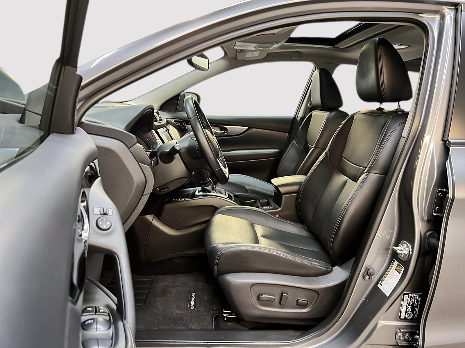 Nissan Qashqai SL PLATINUM CUIR TOIT NAV 4RM 2023 - image #7