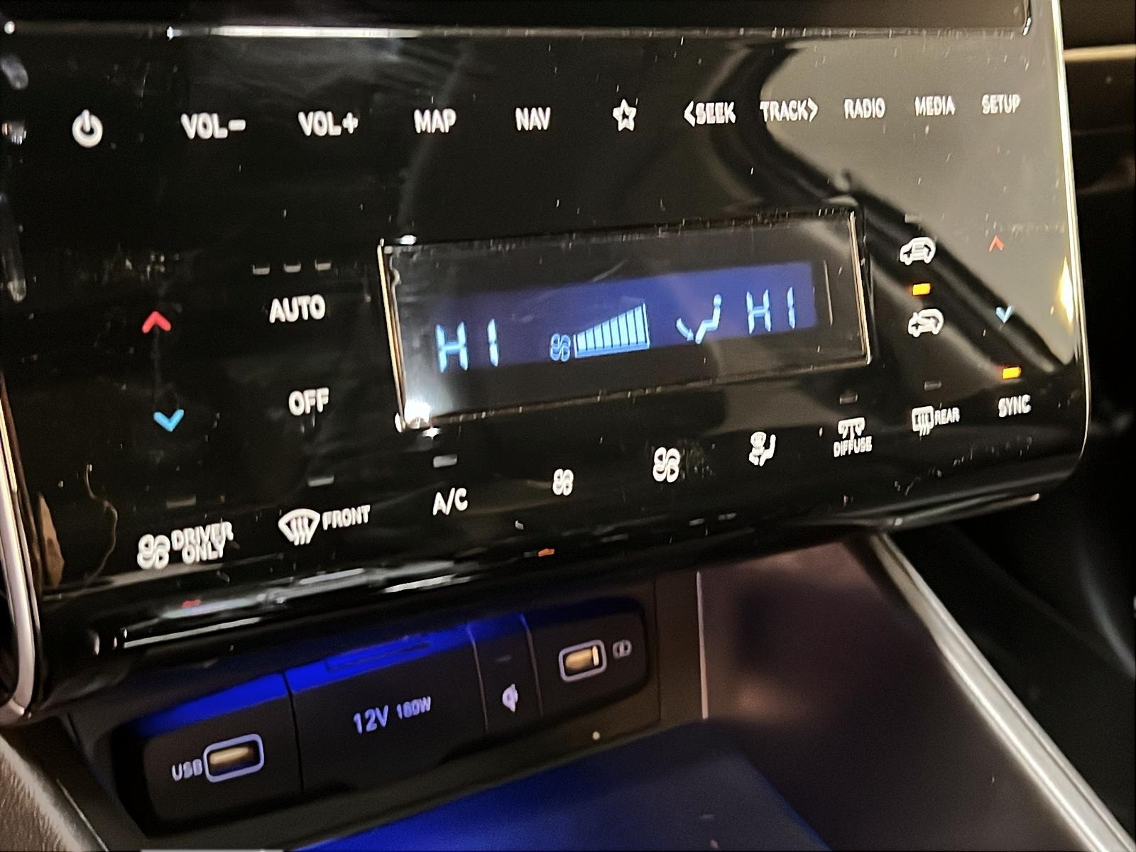 Hyundai Tucson ULTIMATE HYBRIDE CUIR TOIT PANO NAV 4RM 2024 - image #16