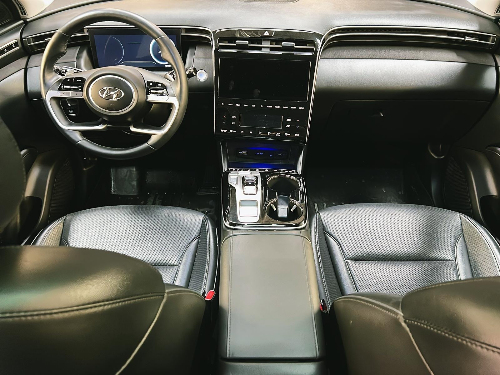 Hyundai Tucson ULTIMATE HYBRIDE CUIR TOIT PANO NAV 4RM 2024 - image #11