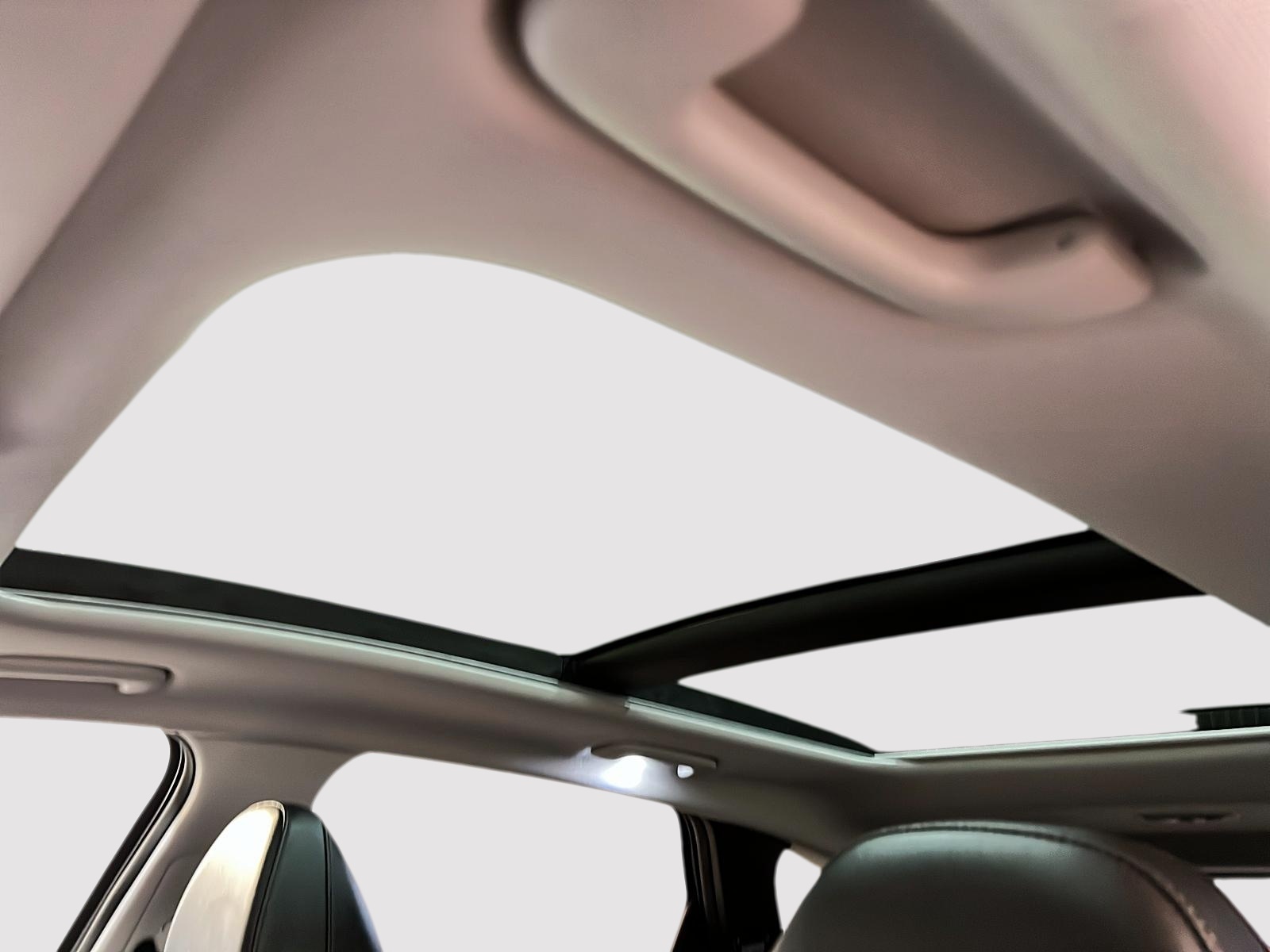 Hyundai Tucson ULTIMATE HYBRIDE CUIR TOIT PANO NAV 4RM 2024 - image #10