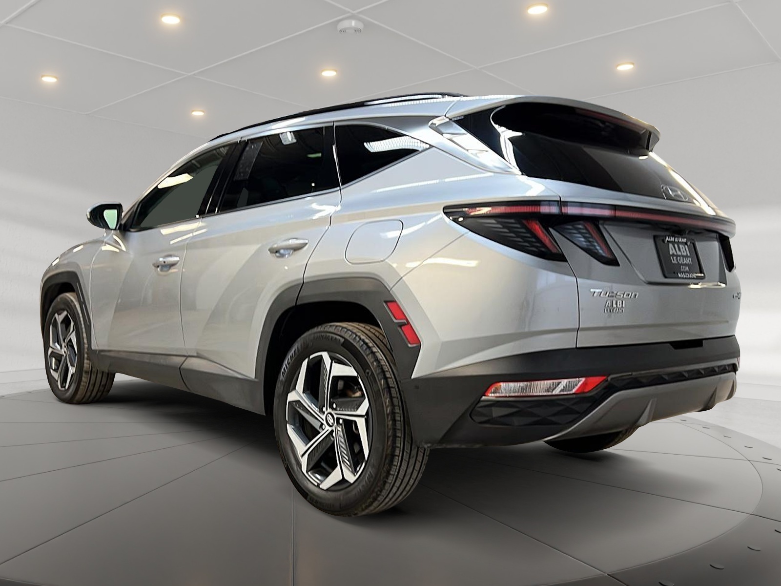 Hyundai Tucson ULTIMATE HYBRIDE CUIR TOIT PANO NAV 4RM 2024 - image #6