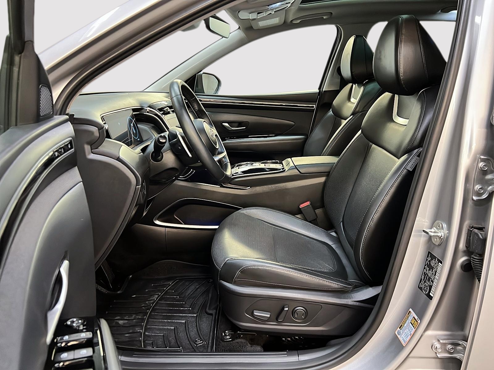 Hyundai Tucson ULTIMATE HYBRIDE CUIR TOIT PANO NAV 4RM 2024 - image #7