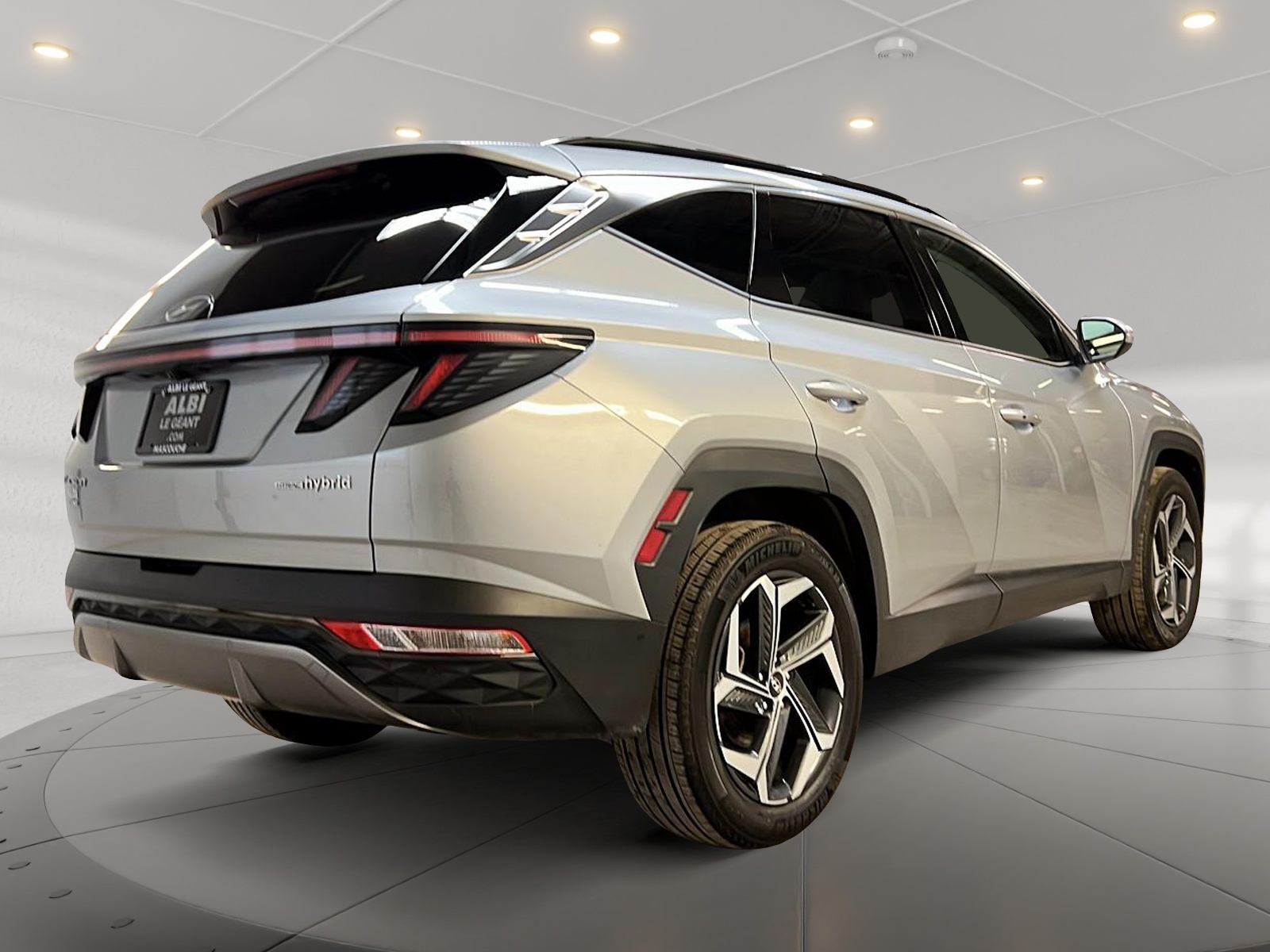 Hyundai Tucson ULTIMATE HYBRIDE CUIR TOIT PANO NAV 4RM 2024 - image #4