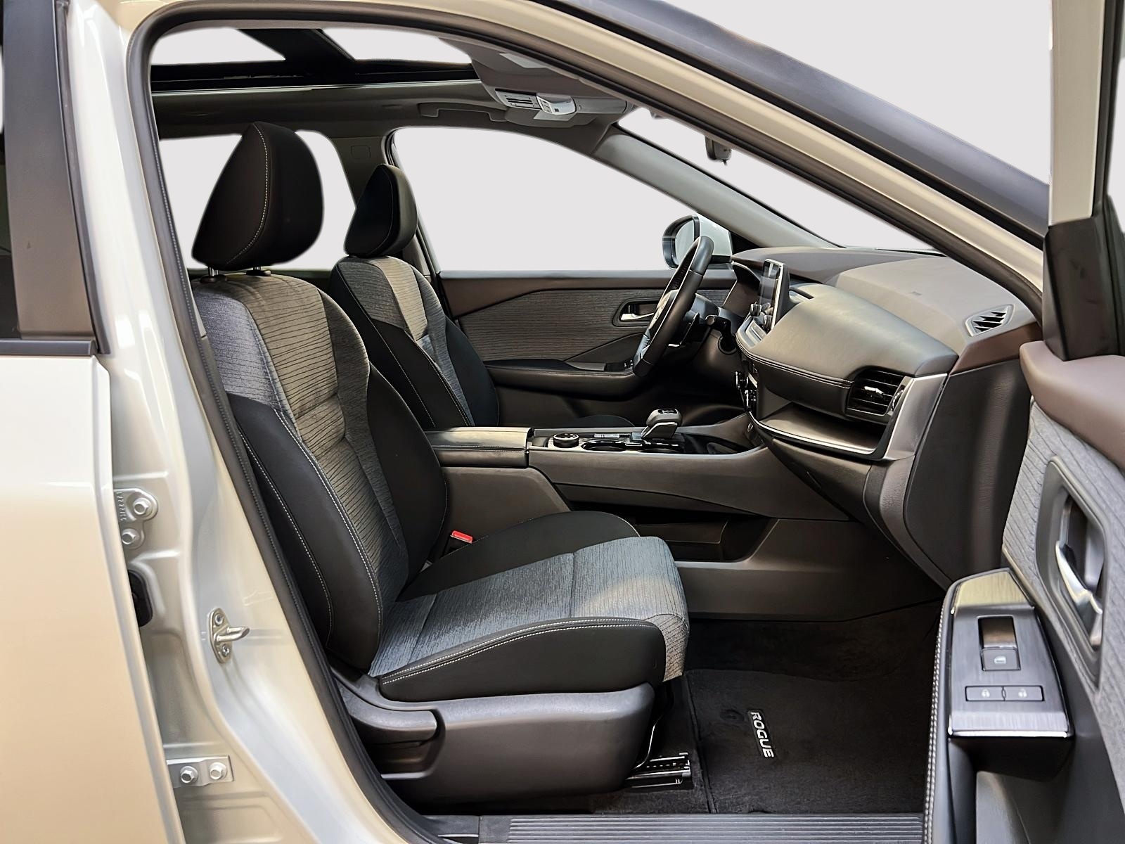 Nissan Rogue SV TOIT PANO 4RM 2023 - image #8