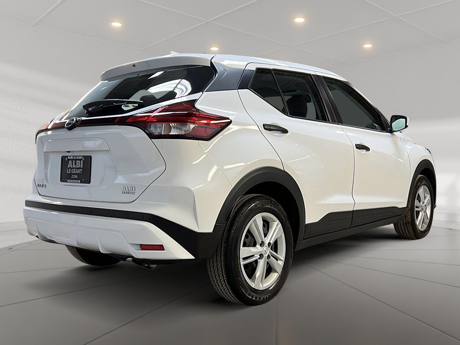 Nissan Kicks S 2023 - image #4