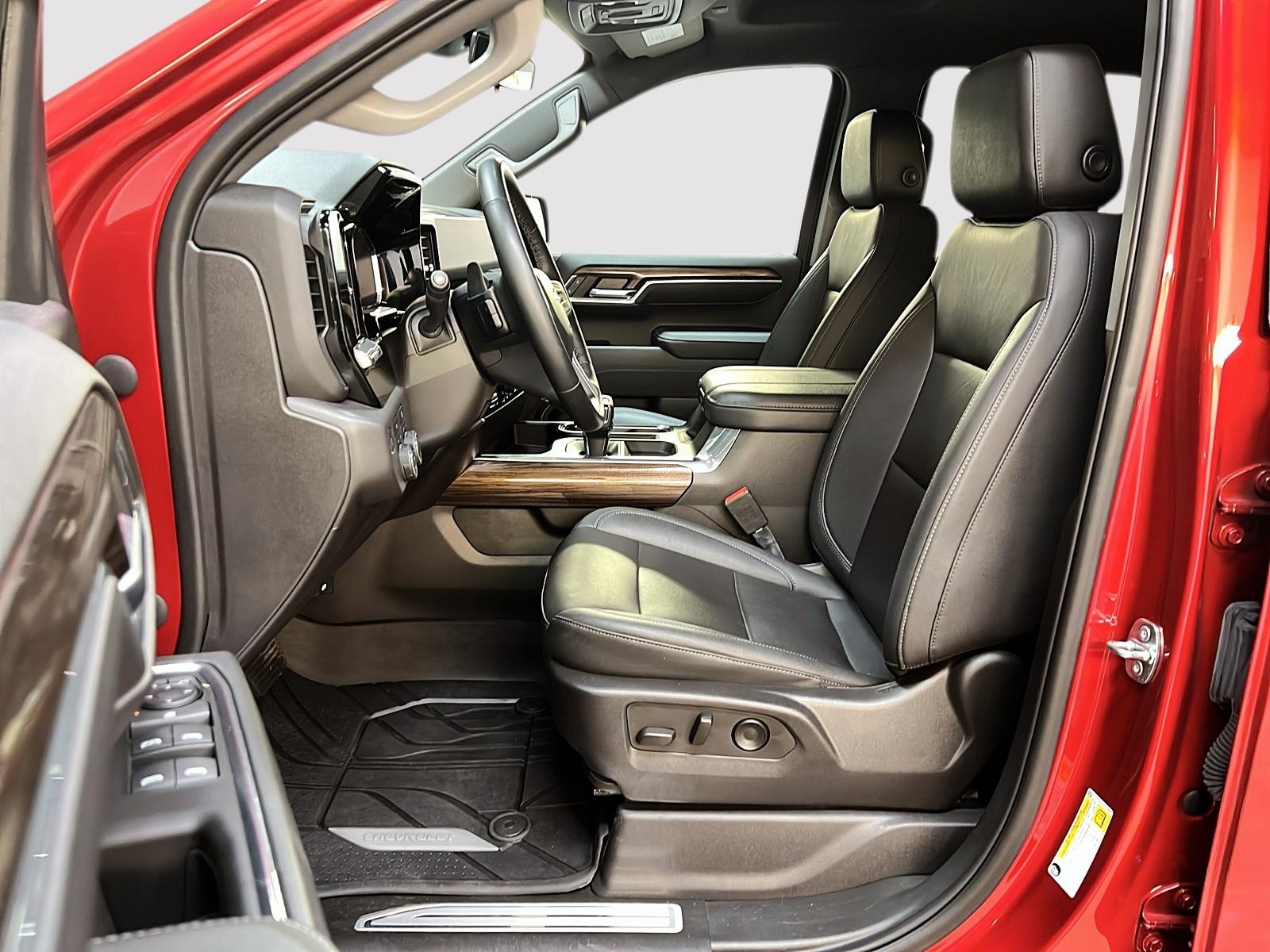 Chevrolet Silverado 1500 1LT EDITION TRUE NORTH CREW CAB CUIR  4X4 2023 - image #7