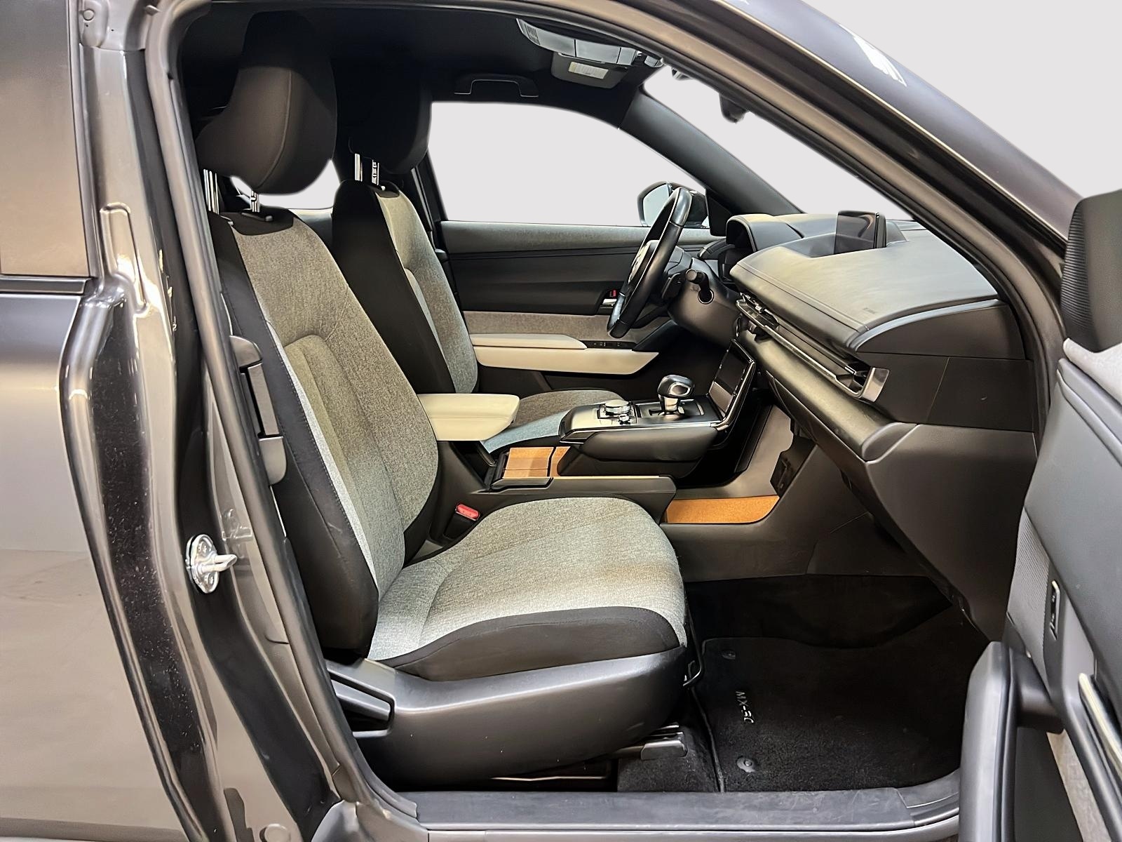 Mazda MX-30 2022 - Image #8