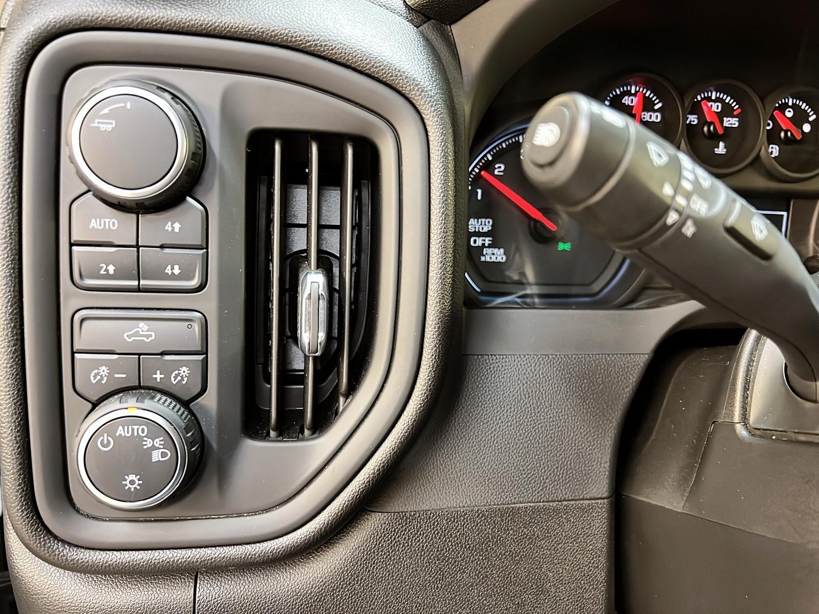 Chevrolet Silverado 1500 2024 - Image #18