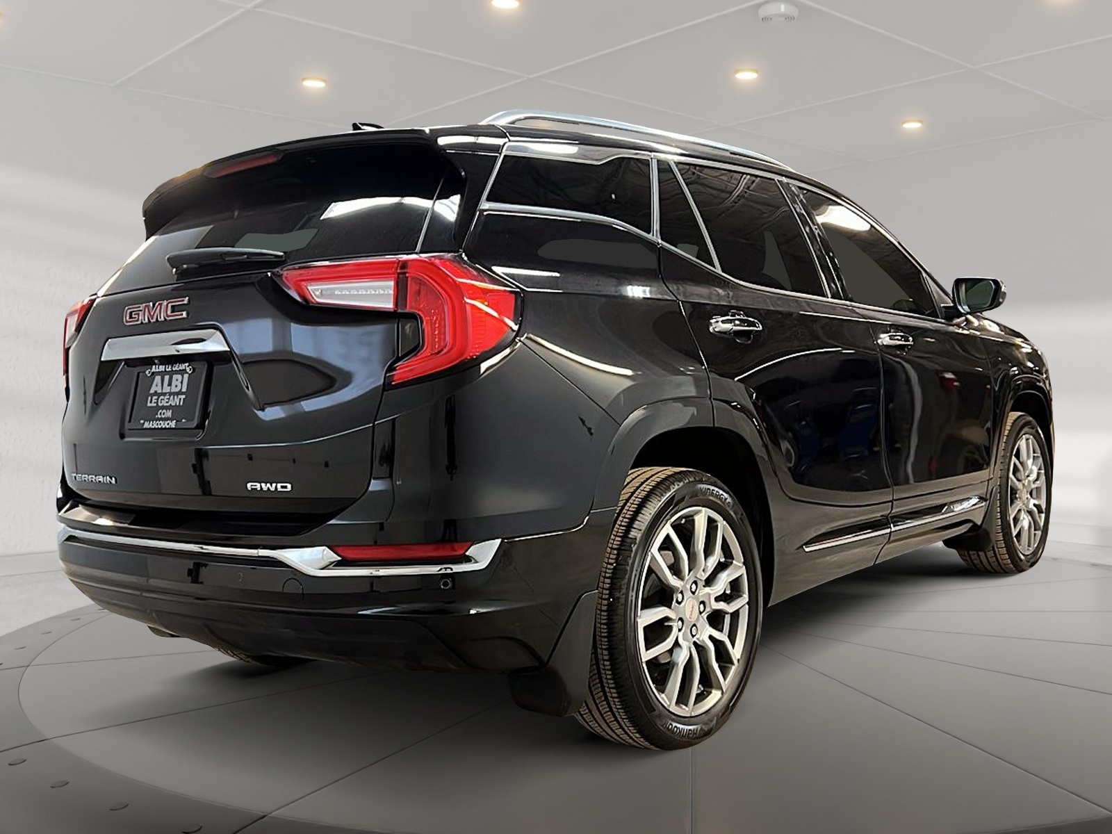 GMC Terrain DENALI CUIR TOIT NAV 4RM 2023 - image #4