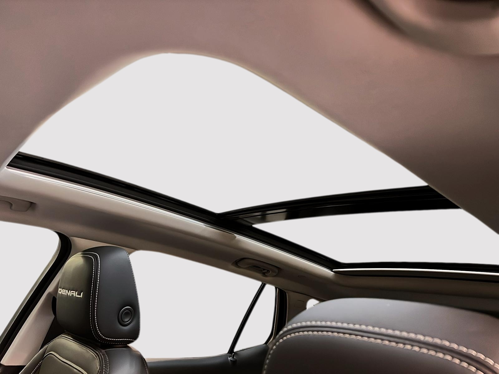 GMC Terrain 2023 - Image #10