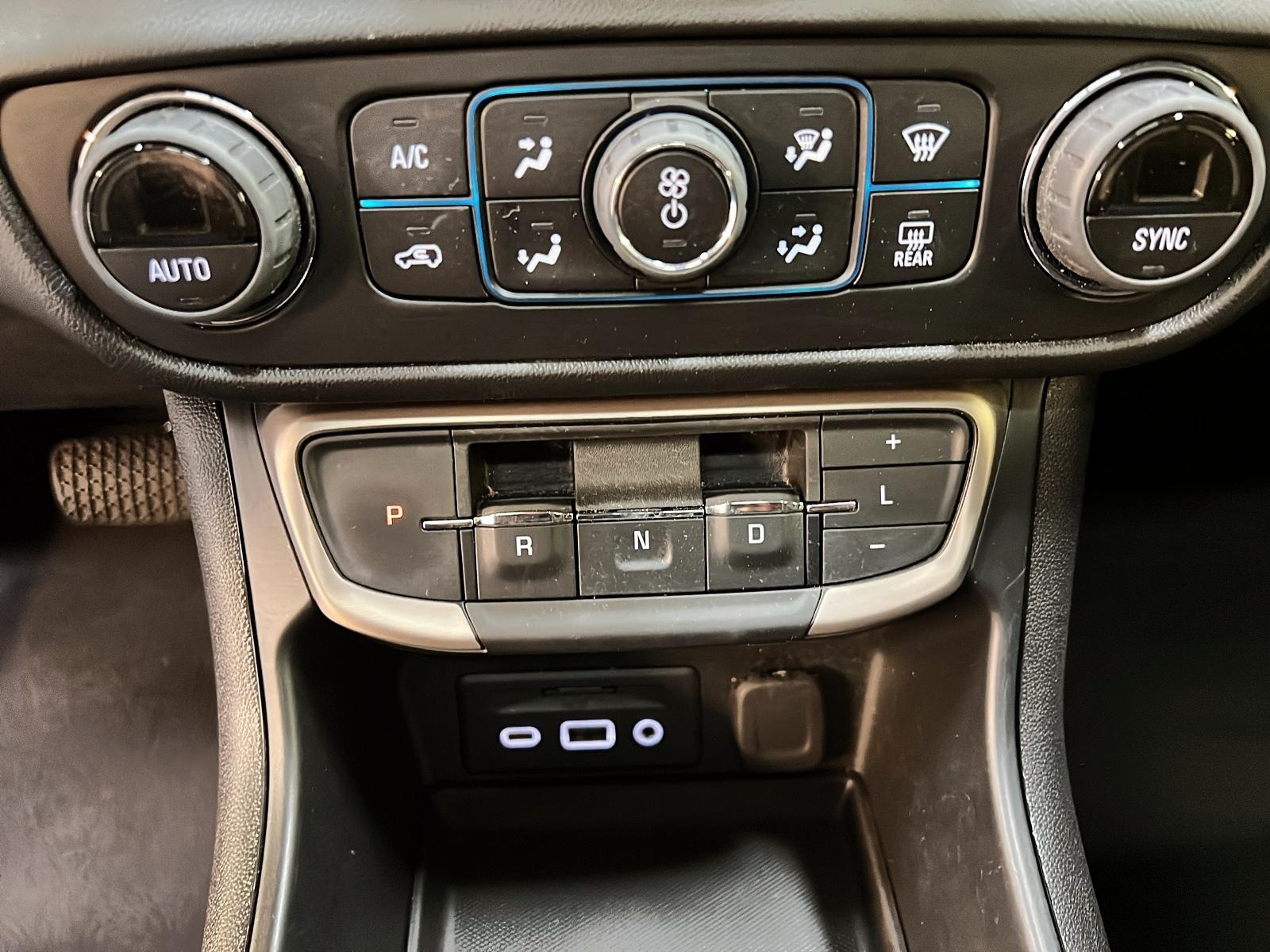 GMC Terrain DENALI CUIR TOIT NAV 4RM 2023 - image #17