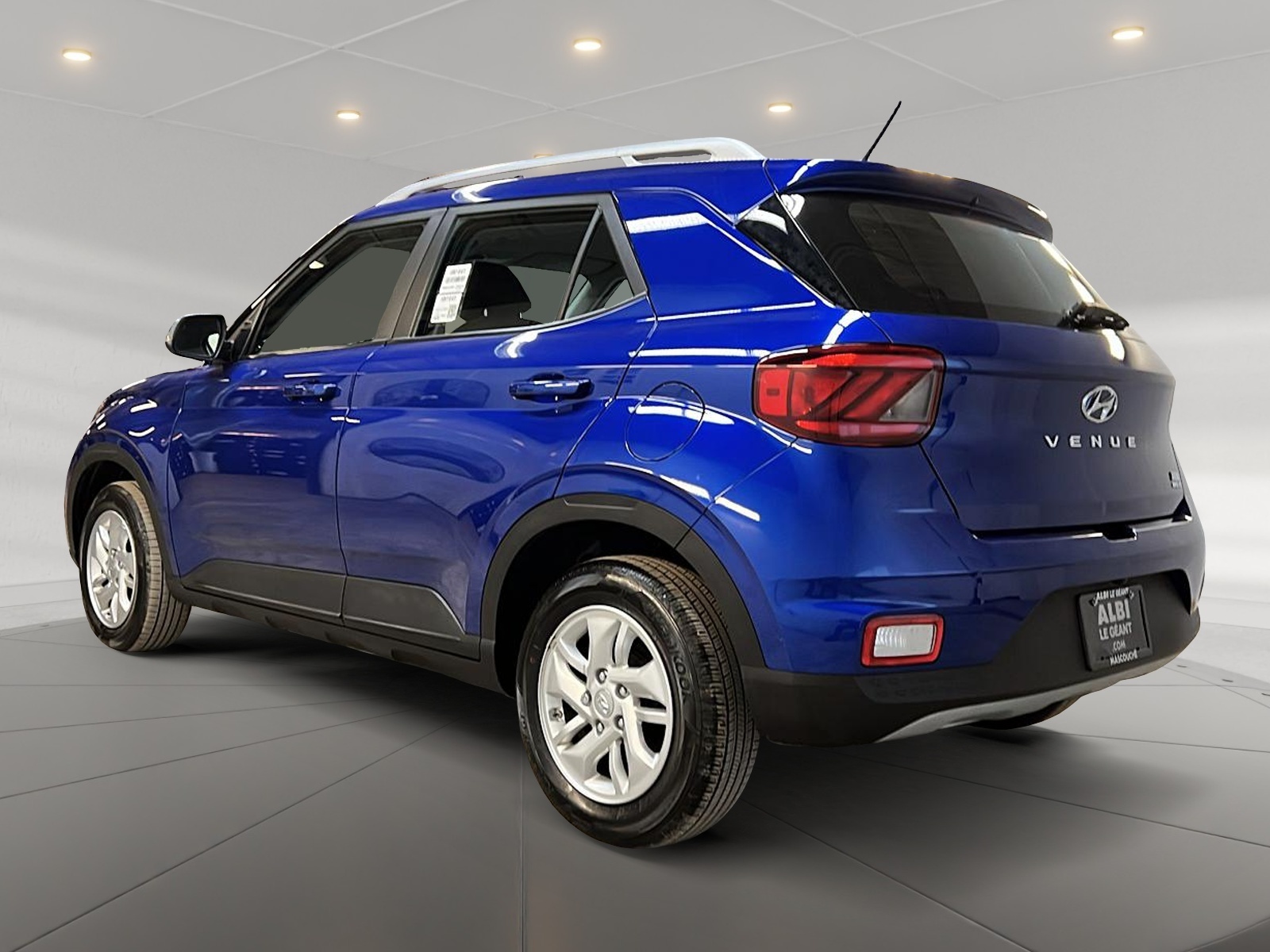 Hyundai Venue PREFERRED 2023 - image #6