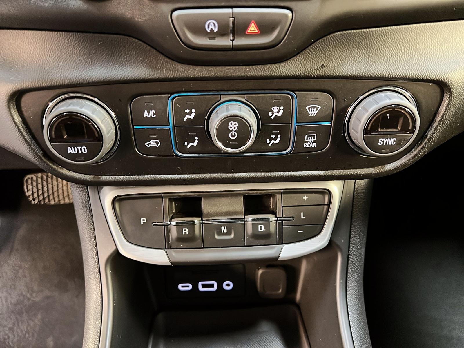GMC Terrain 2022 - Image #15