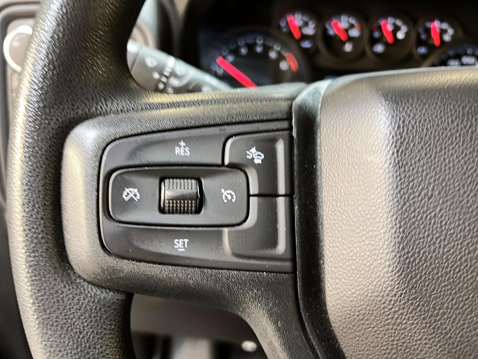 Chevrolet Silverado 1500 CUSTOM EDITION RALLY CREW CAB 4X4 2024 - image #18