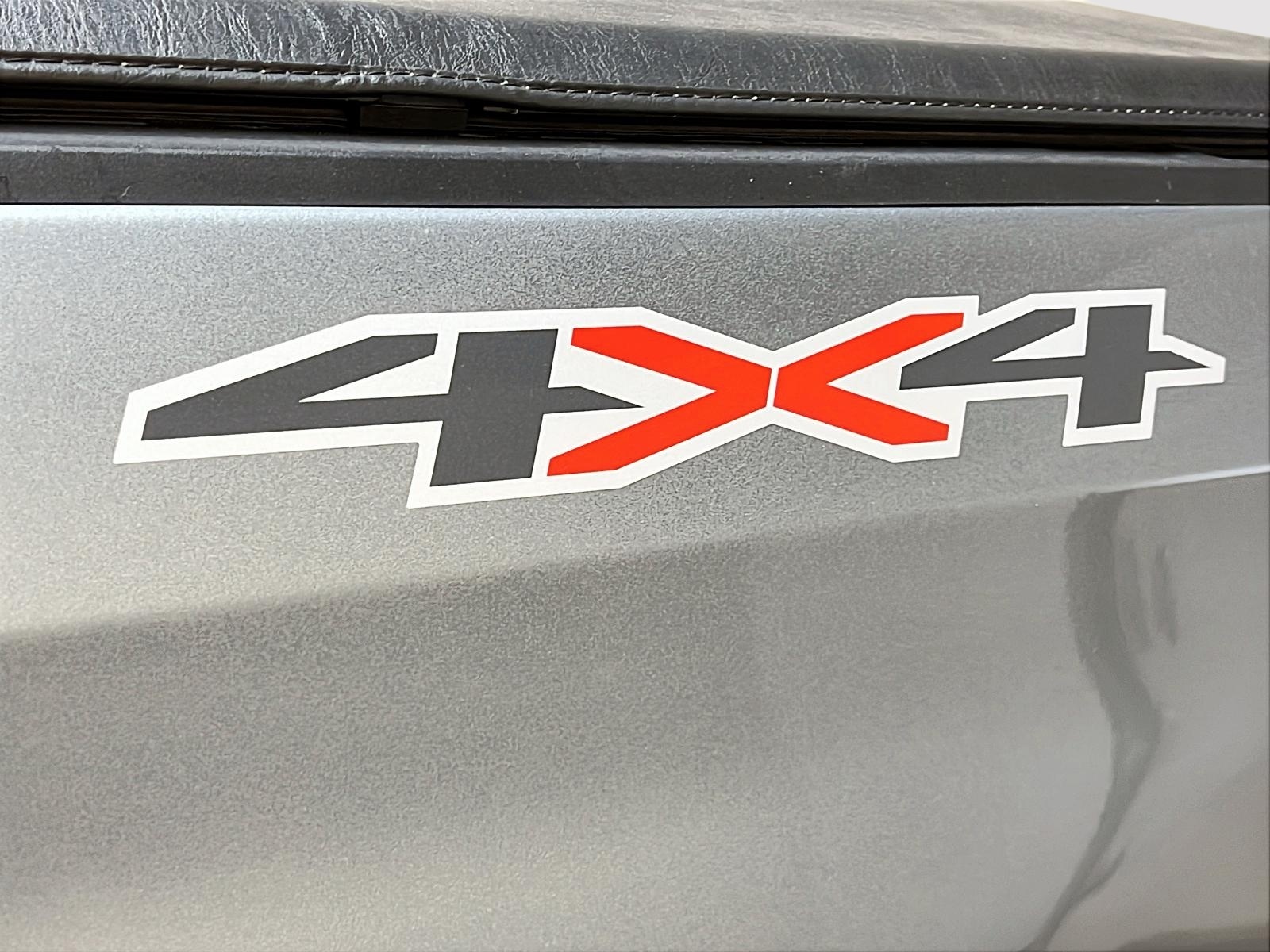 Chevrolet Silverado 1500 CUSTOM EDITION RALLY CREW CAB 4X4 2024 - image #24