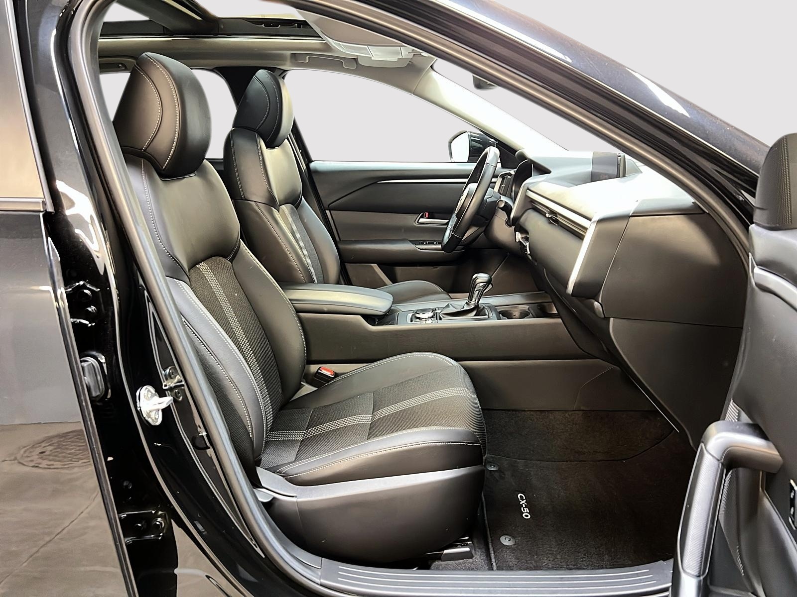 Mazda CX-50 GS LUXE TOIT PANO 4RM 2025 - image #8