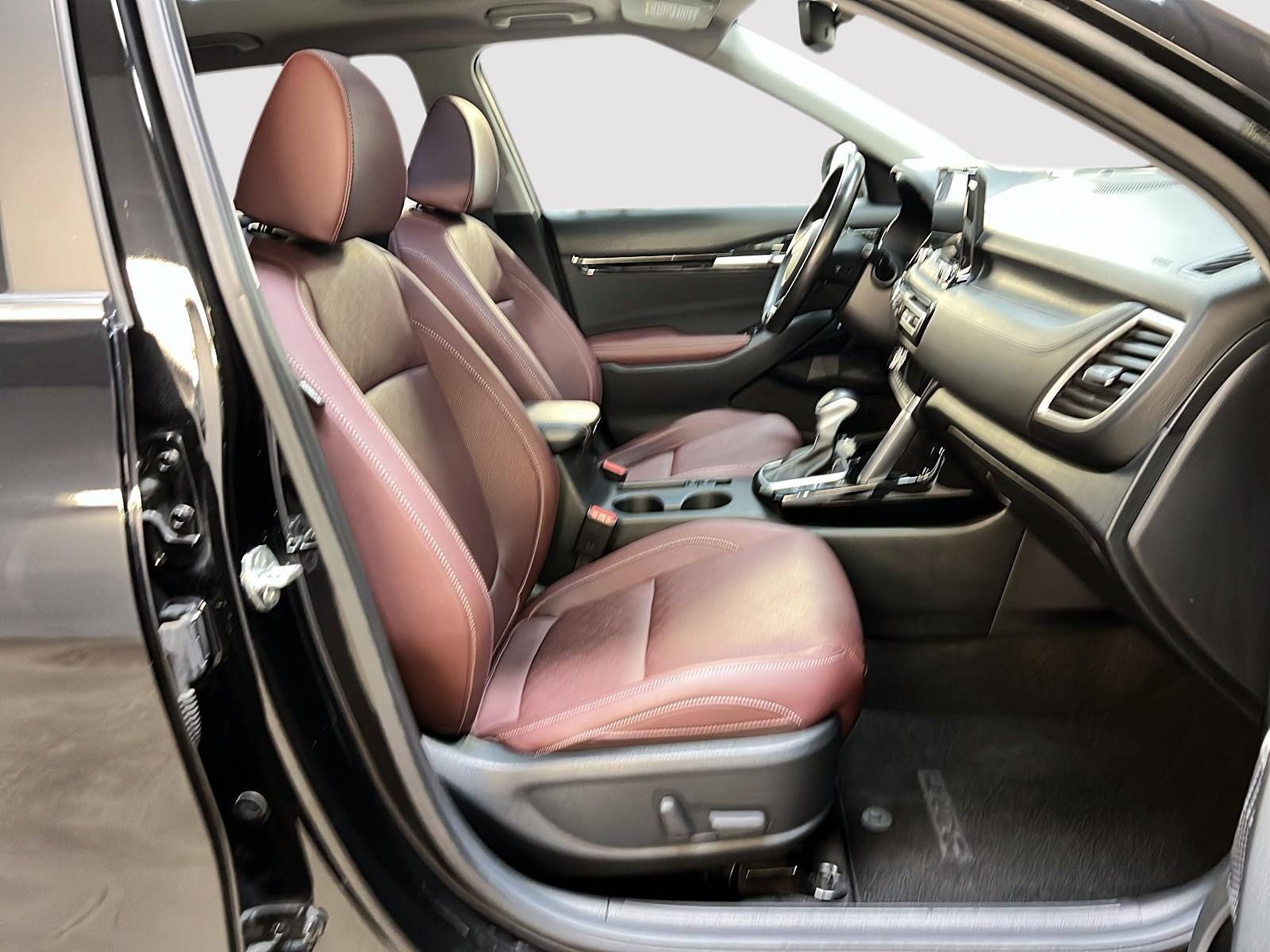 Kia SELTOS SX TURBO CUIR TOIT NAV 4RM 2022 - image #8