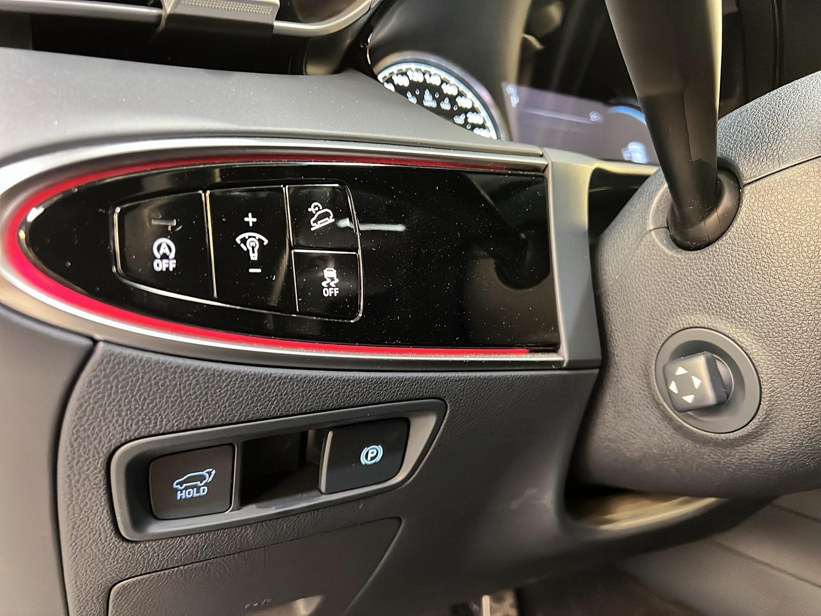 Genesis GV70 PRESTIGE 2.5T  TOIT PANO NAV 4RM 2023 - image #24