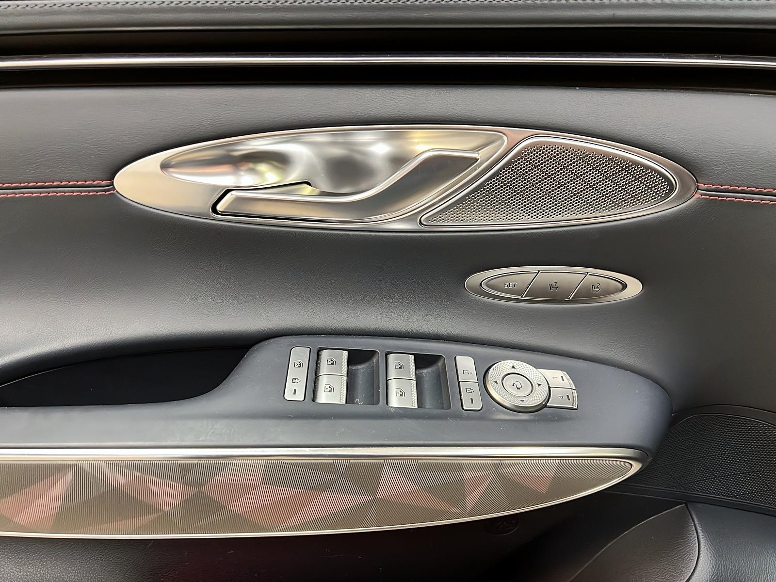 Genesis GV70 PRESTIGE 2.5T  TOIT PANO NAV 4RM 2023 - image #25