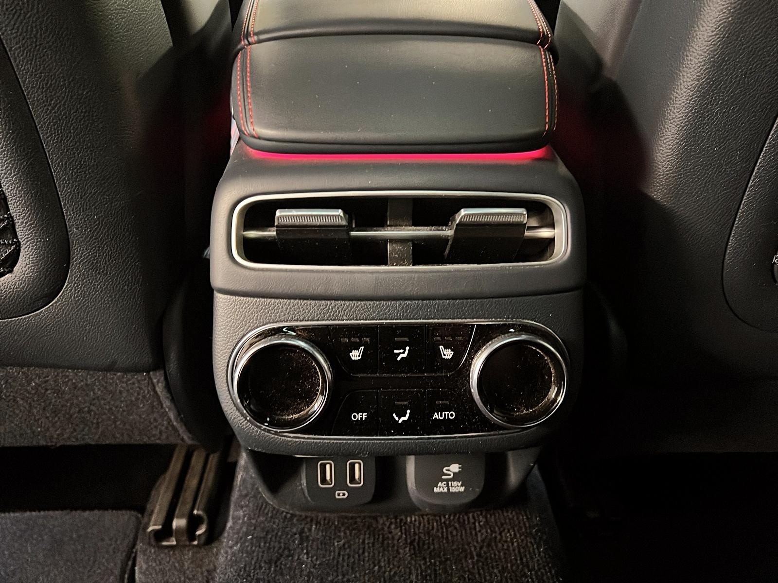 Genesis GV70 PRESTIGE 2.5T  TOIT PANO NAV 4RM 2023 - image #11