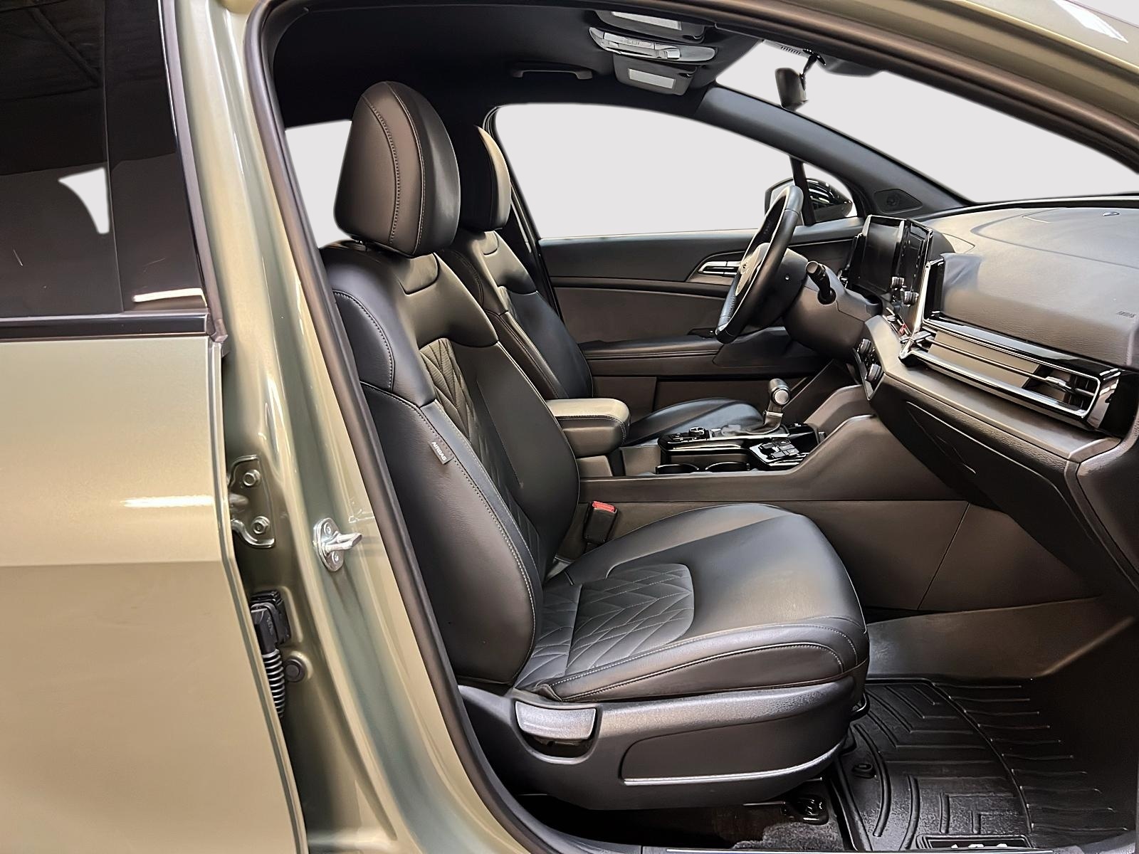 Kia Sportage X-LINE CUIR 4RM 2023 - image #8
