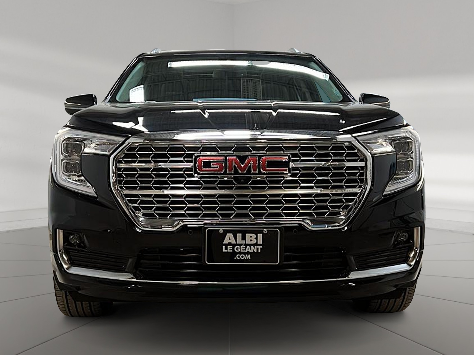 GMC Terrain 2023 - Image #2