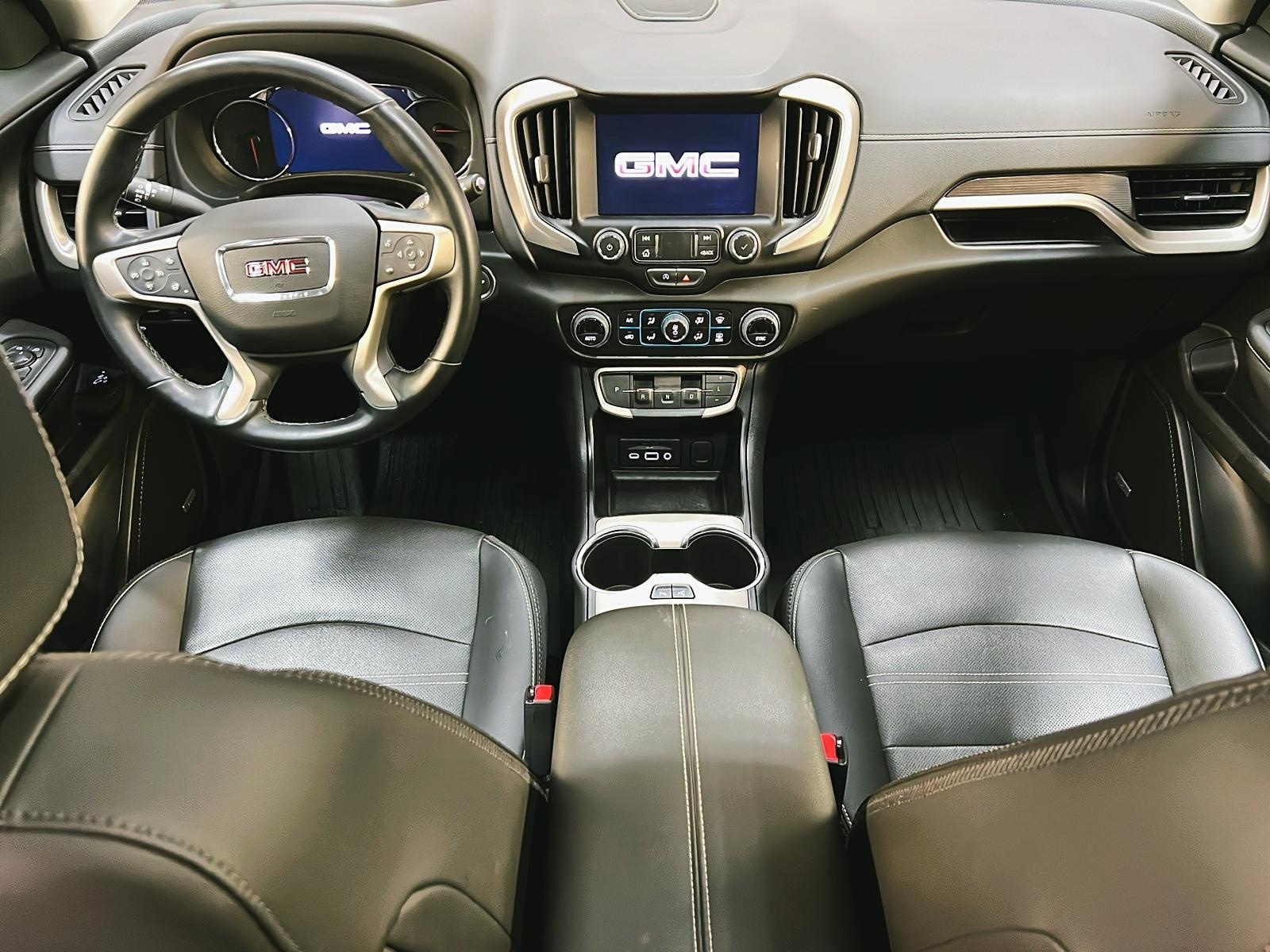 GMC Terrain DENALI CUIR TOIT PANO NAV 4RM 2023 - image #11