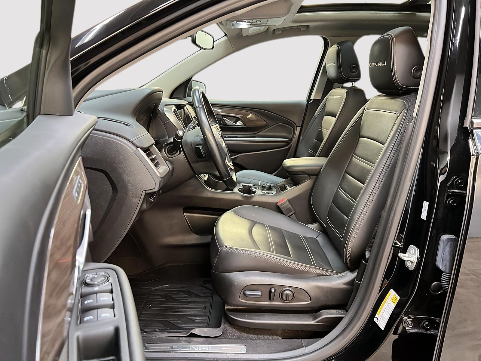 GMC Terrain DENALI CUIR TOIT PANO NAV 4RM 2023 - image #7