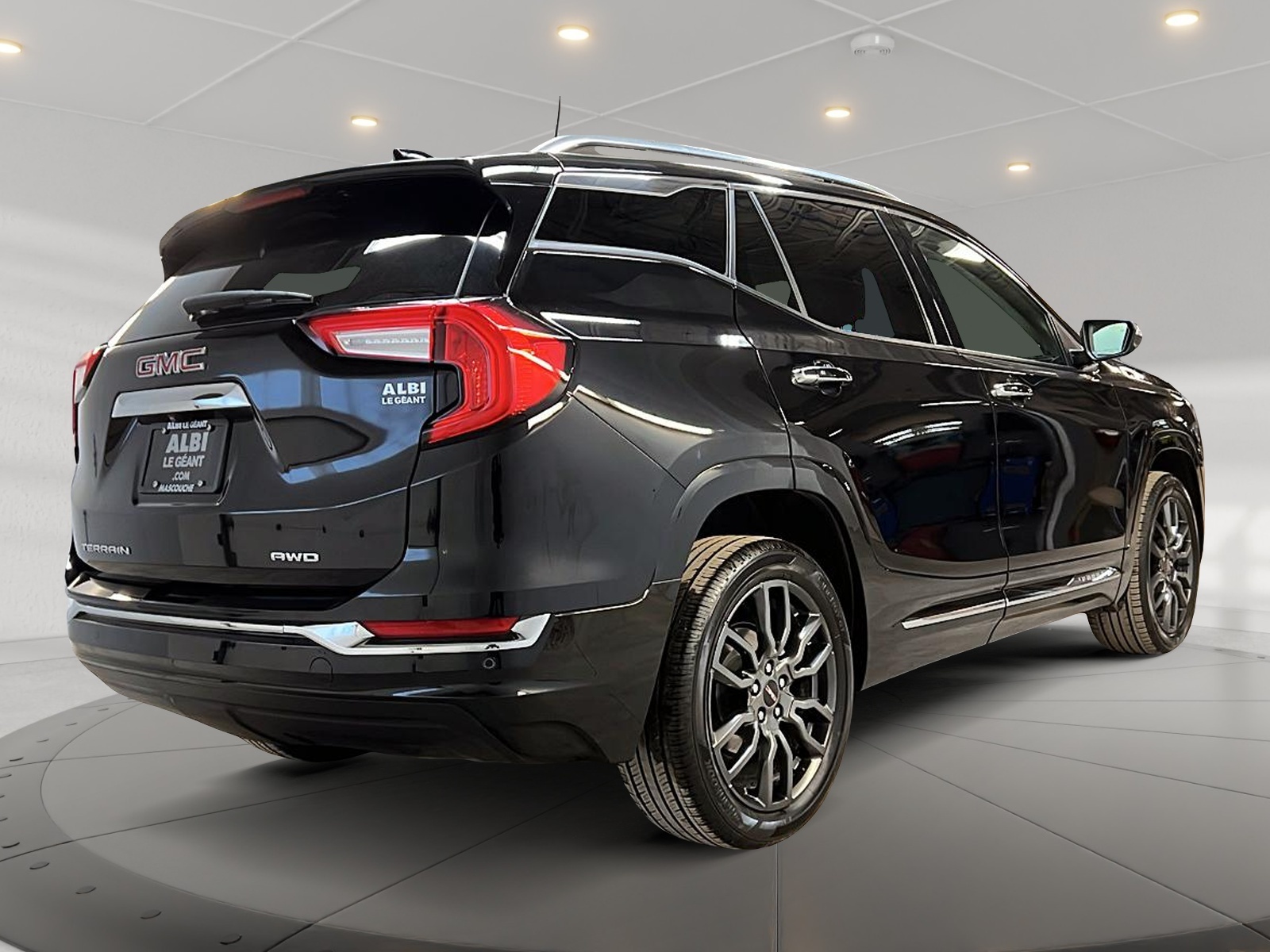 GMC Terrain DENALI CUIR TOIT PANO NAV 4RM 2023 - image #4