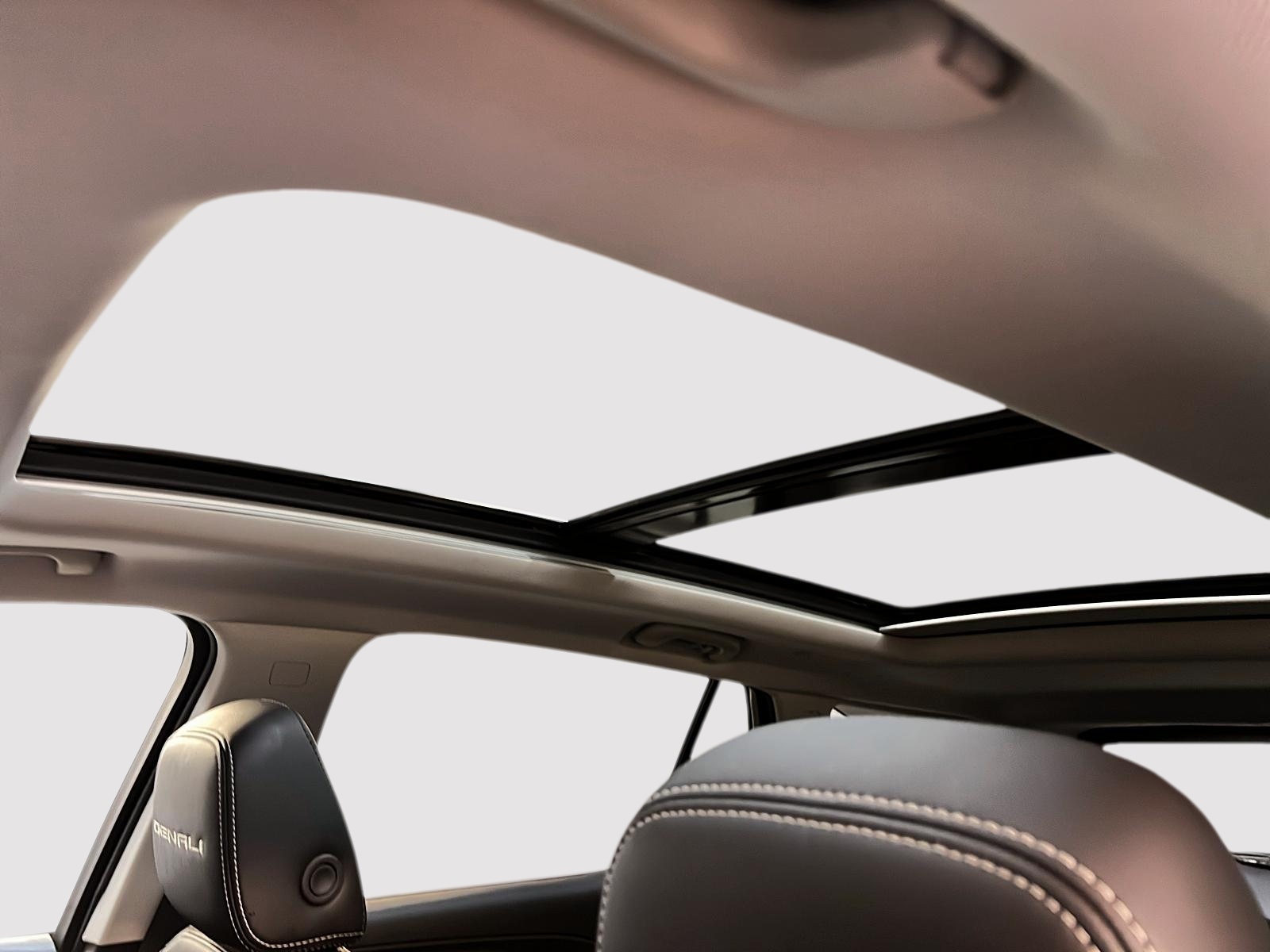 GMC Terrain 2024 - Image #10