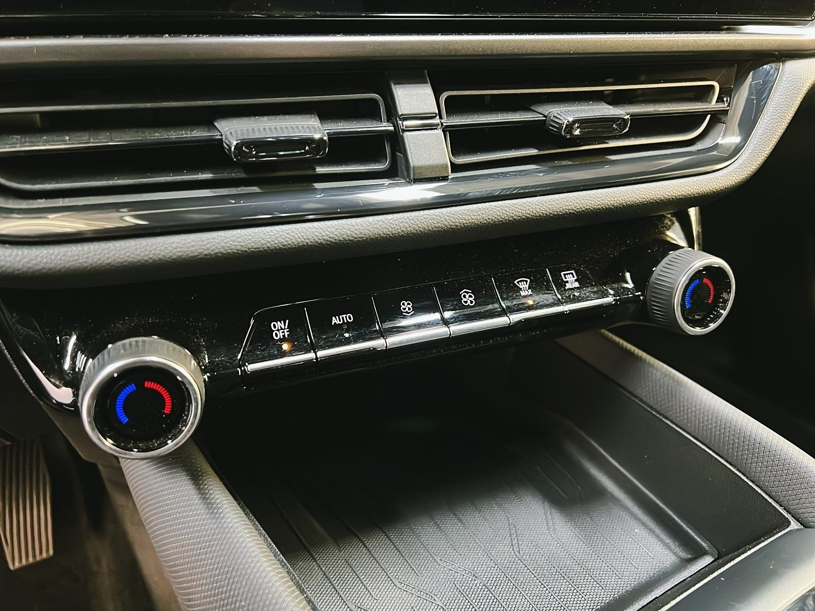 Chevrolet Equinox EV 2024 - Image #14