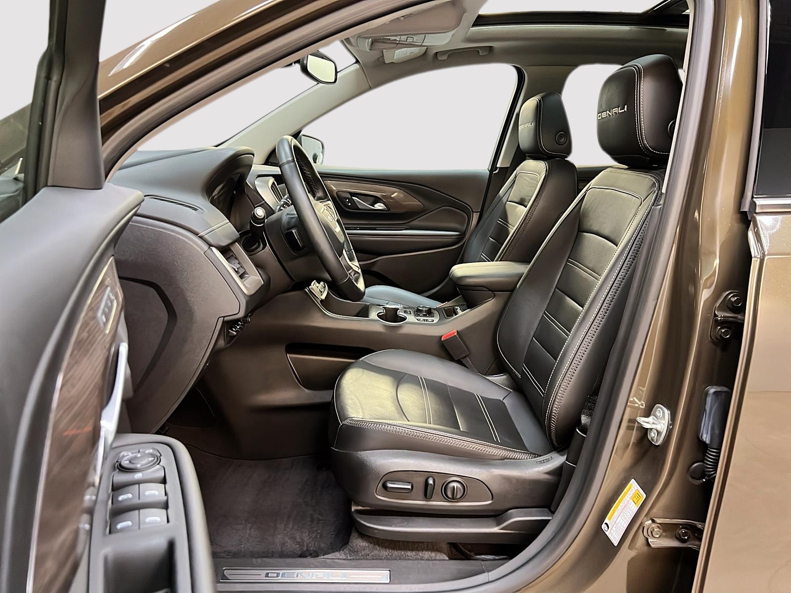 GMC Terrain DENALI CUIR TOIT PANO NAV 4RM 2024 - image #7