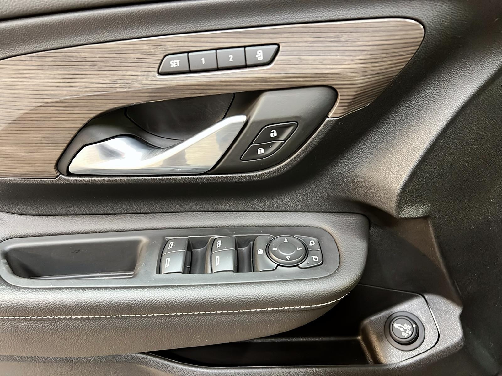 GMC Terrain DENALI CUIR TOIT PANO NAV 4RM 2024 - image #25
