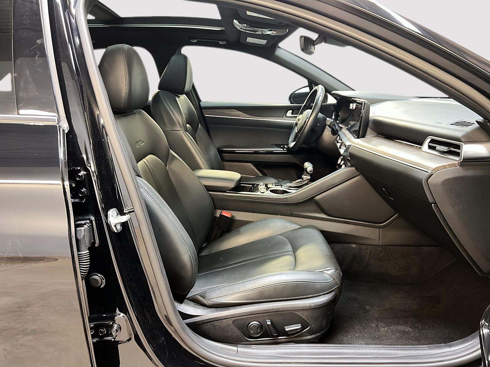 Kia K5 GT LINE 1.6T CUIR TOIT PANO NAV 4RM 2024 - image #8