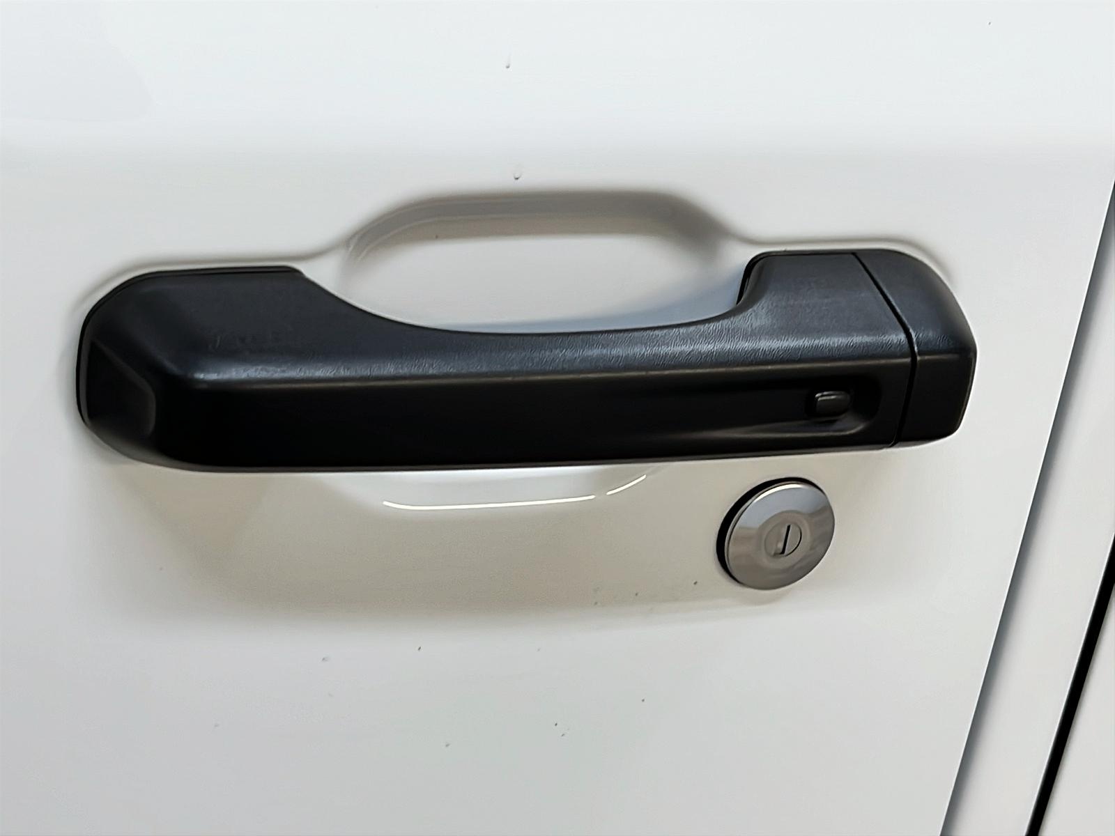 Jeep Wrangler 2024 - Image #25