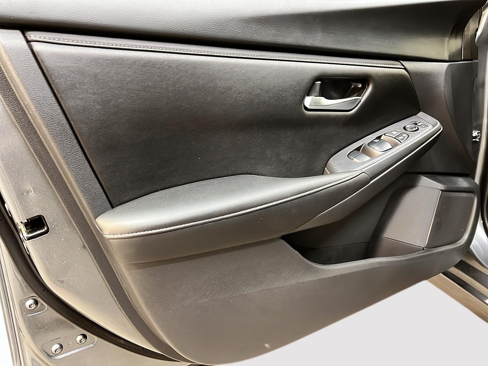Nissan Sentra SV TOIT 2024 - image #23