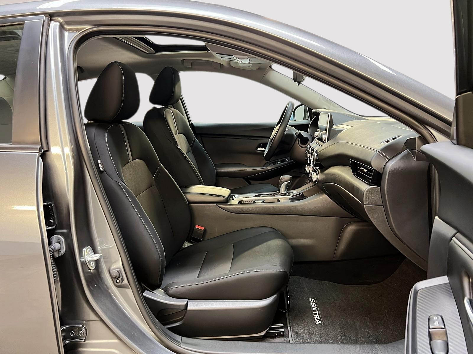 Nissan Sentra SV TOIT 2024 - image #8