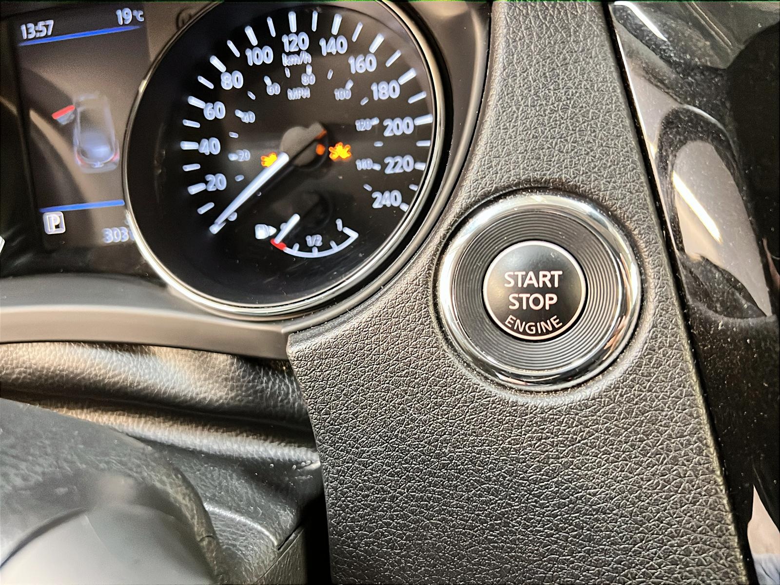 Nissan Qashqai SV TOIT 4RM 2023 - image #19
