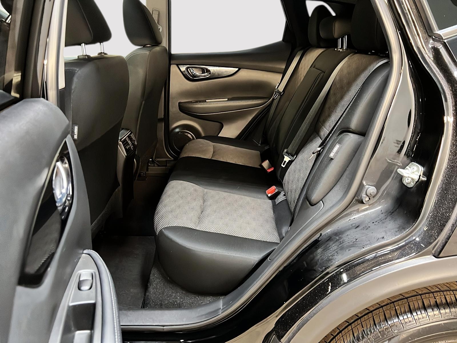 Nissan Qashqai SV TOIT 4RM 2023 - image #9