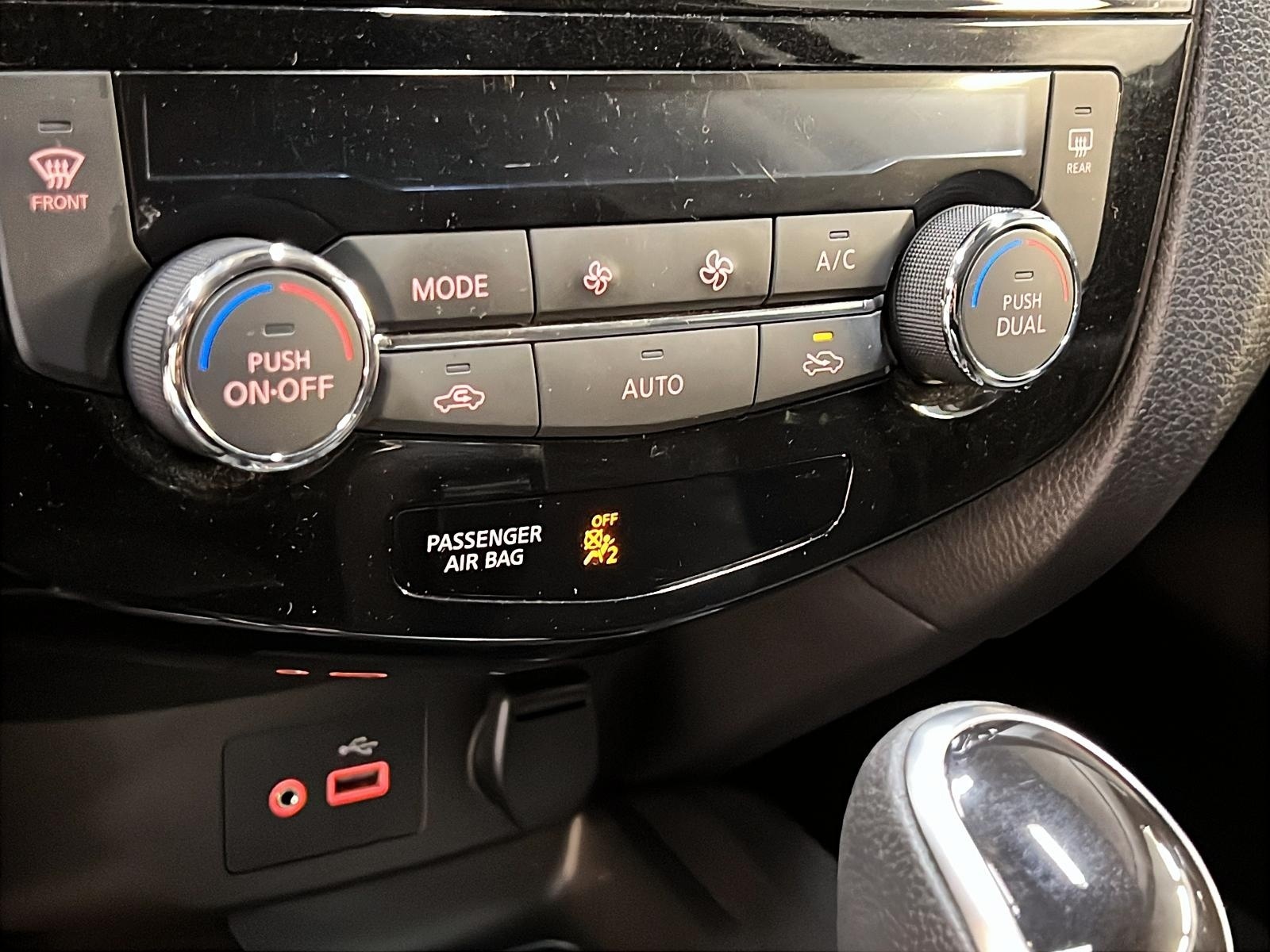 Nissan Qashqai SV TOIT 4RM 2023 - image #16